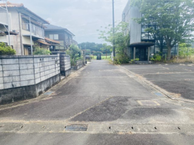 山県市梅原　３階建　売事務所のその他|北側道路