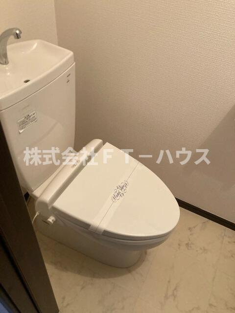 東中山一丁目戸建のトイレ