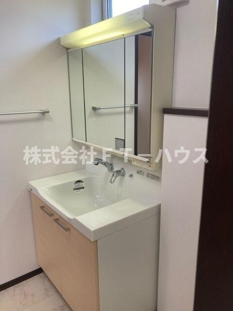東中山一丁目戸建の洗面所