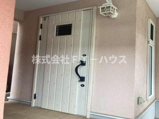 東中山一丁目戸建の玄関