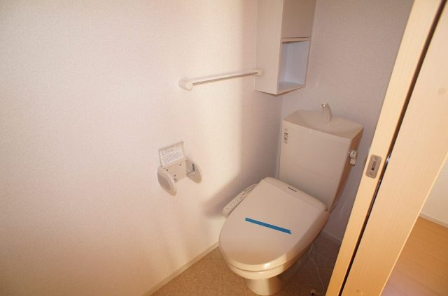 【トイレ】 | ＫＯＴＯＲＩの丘 | 落ち着いた色調のトイレです