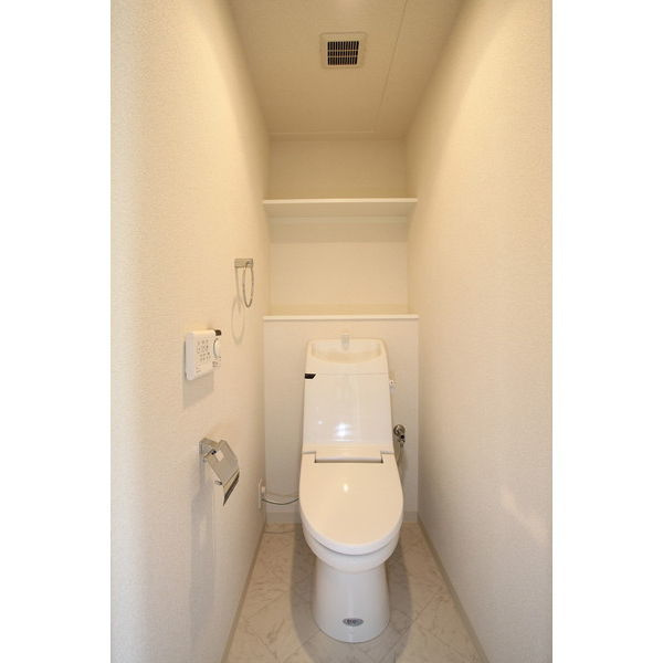 エステムプラザ福岡県庁前ネオシスのトイレ|清潔感のあるトイレです。