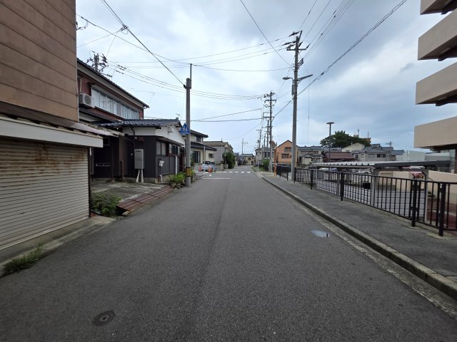 新潟市中央区古町通13番町の前面道路含む現地写真