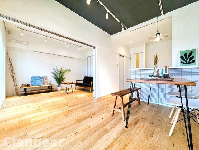 東建金町マンションの居間・リビング