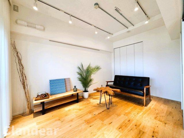 東建金町マンションの洋室