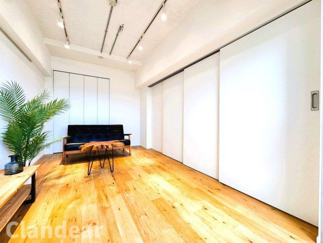 東建金町マンションの洋室