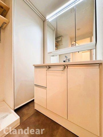 東建金町マンションの独立洗面台