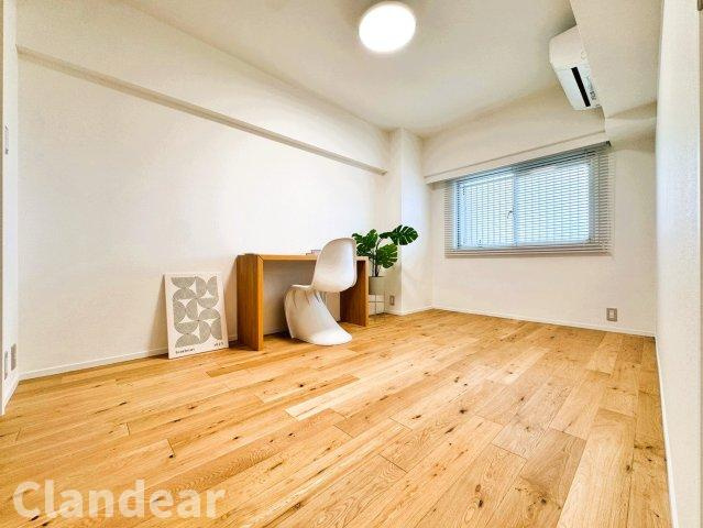 東建金町マンションの洋室