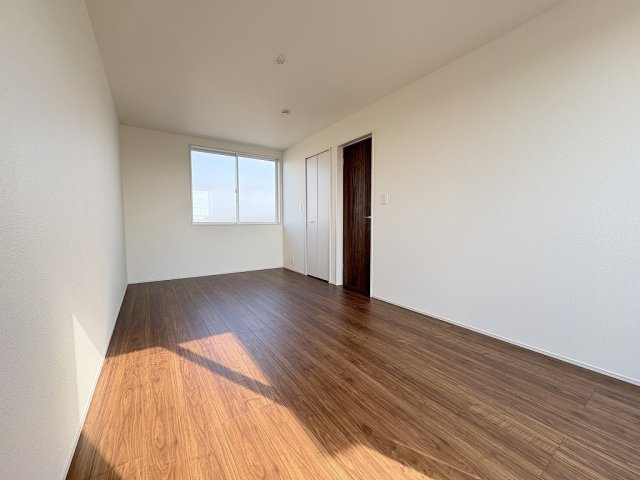 八潮市八潮6丁目　新築戸建　全2棟　2号棟の洋室|同施工会社の参考写真になります。