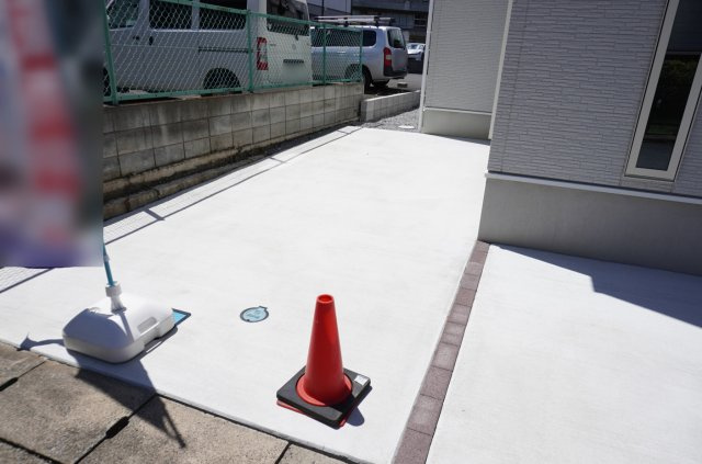 草加市青柳3丁目 新築分譲住宅 の駐車場