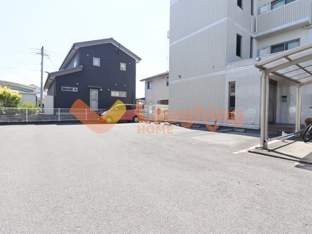 サンシャトー和賀の駐車場