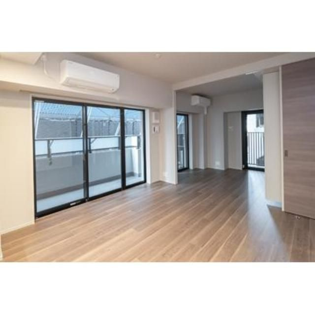 ジオ四谷荒木町の居間・リビング
