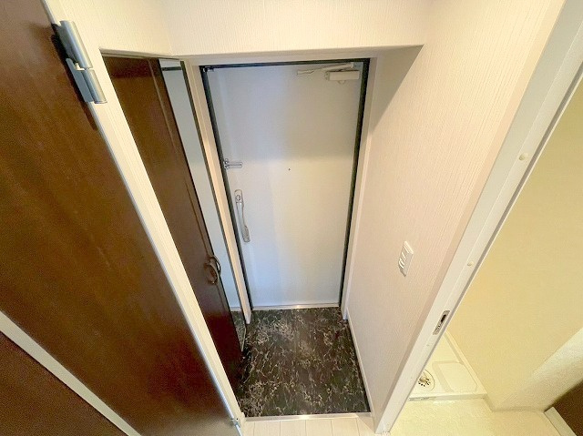 ホープ上新庄の玄関
