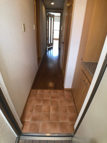 ミッドウエスト小阪の玄関