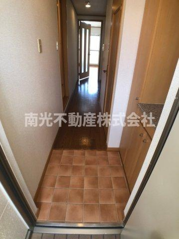 ミッドウエスト小阪の玄関