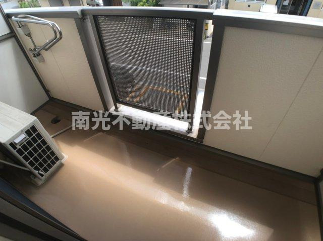 ミッドウエスト小阪のバルコニー