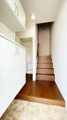 ルーエ　Ⅲ棟の玄関