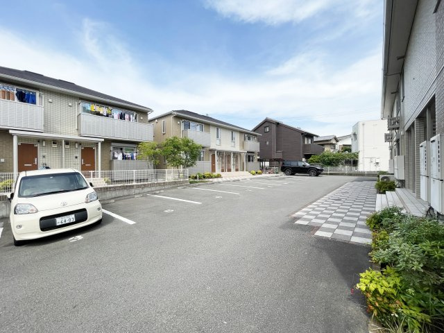 ルーエ　Ⅲ棟の駐車場