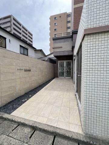 アルティザ博多駅南のエントランス
