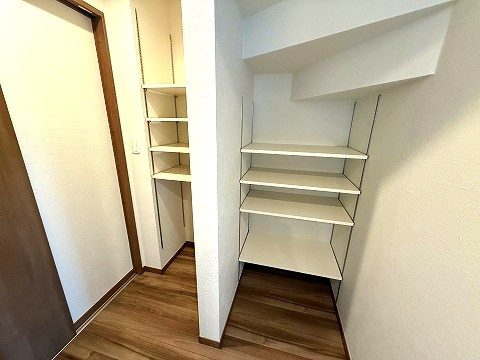 【収納】 | 【仲介手数料３３０万円が無料！】■山野小学校■高台■耐震性最高等級■制震ダンパー■省エネ住宅