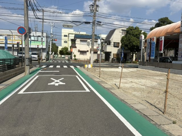 売土地　伊丹市野間1丁目の前面道路含む現地写真