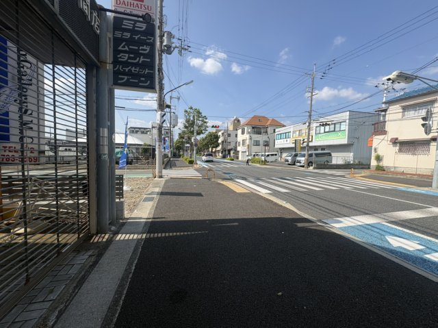 売土地　伊丹市野間1丁目の前面道路含む現地写真