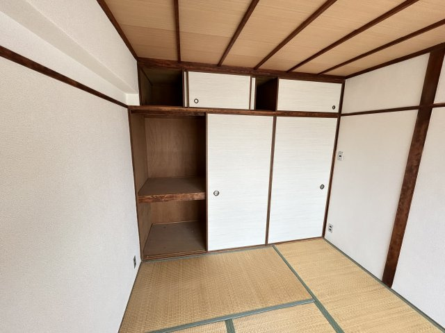 【和室】 | スカイハイツ | 和室の収納です