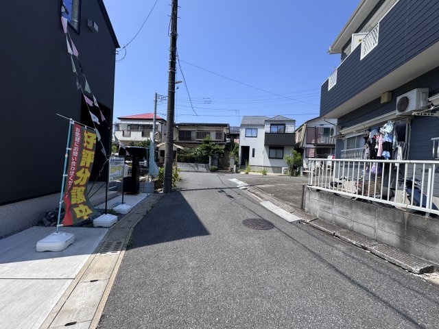 我孫子市並木９丁目新築戸建【並木小学校：5分】の前面道路含む現地写真|東側前面道路