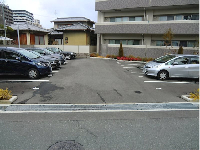【駐車場】アリスガーデンエサカ