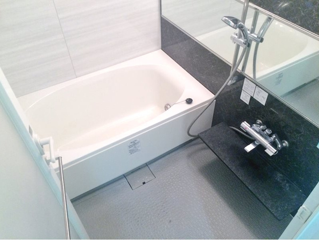 【浴室】アリスガーデンエサカ