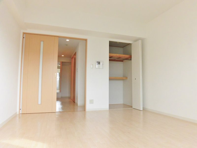 【居間・リビング】カラコレス穂波