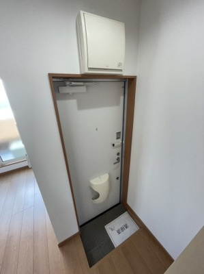 【玄関】 | メゾンドコリーヌ坂下町