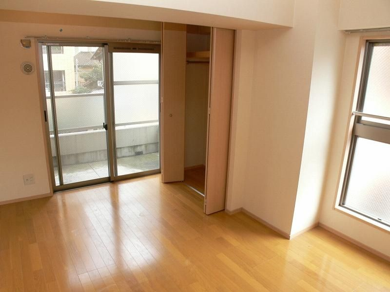 エンシェント山荘通り　平尾小学校区の居間・リビング|エンシェント山荘通り