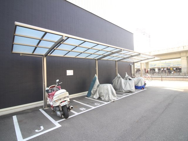 グランレブリー洛西口のその他|バイク置き場