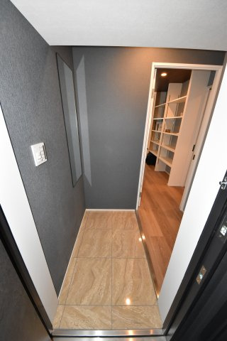 BRAVE松屋町の玄関