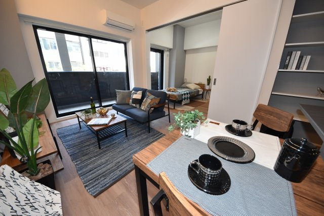 BRAVE松屋町の居間・リビング