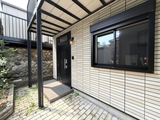 住めちゃうくらい広～い小屋裏収納付き◎３路線利用可の湘南台駅まで徒歩１０分の立地は生活の幅が広がること間違いなし！！中古だからって侮るなかれ！！な、【リノベ／藤沢市湘南台7丁目】中古戸建の外観|建物外観を気になさる方へ、見た目の良い物件です