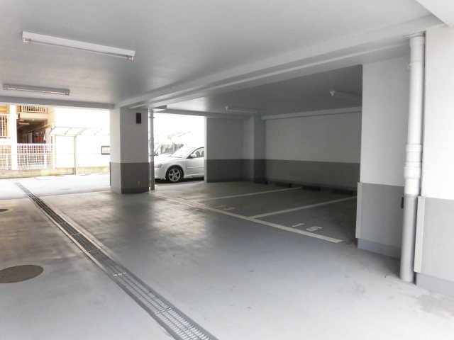 クラウンハイム菅原