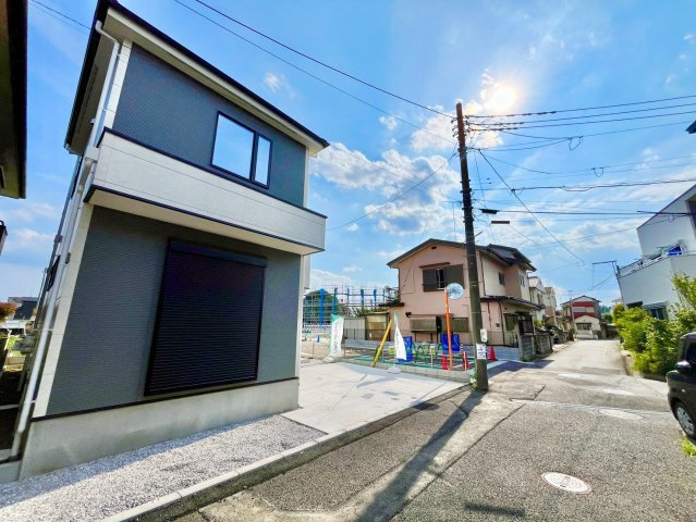 【仲介手数料無料】所沢市花園9期―新築分譲住宅―限定1棟の前面道路含む現地写真|日当たり良好。生活を彩る設備、豊富な収納が揃う邸宅！快適な住まいで《ワンランク上》の生活が送れます♪