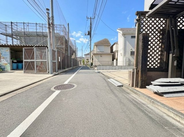 中野区上鷺宮1丁目　中古戸建の前面道路含む現地写真|現地写真（2026.08.03撮影）

現地ご見学希望・資料請求などお気軽にお問い合わせ下さい！
03-5990-5201