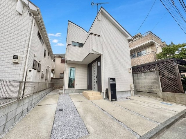 中野区上鷺宮1丁目　中古戸建の外観|現地写真（2026.08.03撮影）

現地ご見学希望・資料請求などお気軽にお問い合わせ下さい！
03-5990-5201