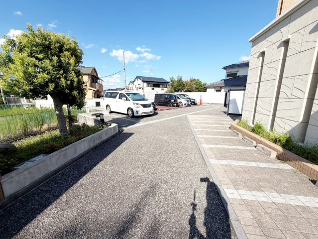 グレンエデン北谷の駐車場