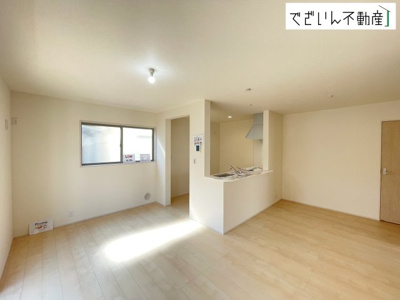 【居間・リビング】 | Livele Garden.S北本市石戸　新築住宅 | 細部まで丁寧に仕上げられた内装が、日々の生活を豊かに彩ります。家族の思い出が増えていく場所に。
現地(2026年8月撮影)