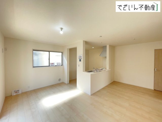 【居間・リビング】 | Livele Garden.S北本市石戸　新築住宅 | 細部まで丁寧に仕上げられた内装が、日々の生活を豊かに彩ります。家族の思い出が増えていく場所に。
現地(2026年8月撮影)