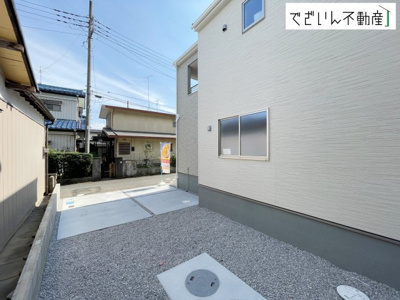 【駐車場】 | Livele Garden.S北本市石戸　新築住宅 | 南向きの穏やかな佇まいが、家族の新しい日常を優しく包み込む。静かな街並みに、安心して子育てできる環境が整っています。
現地(2026年8月撮影)