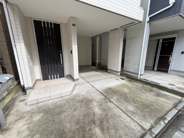 川口市飯塚3丁目戸建ての玄関|玄関