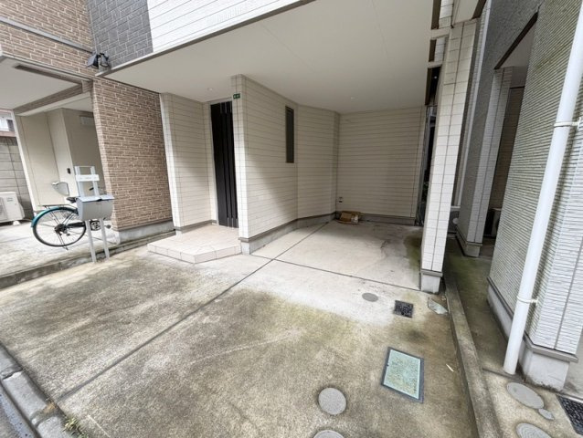 川口市飯塚3丁目戸建ての駐車場|駐車スペース（車種による）