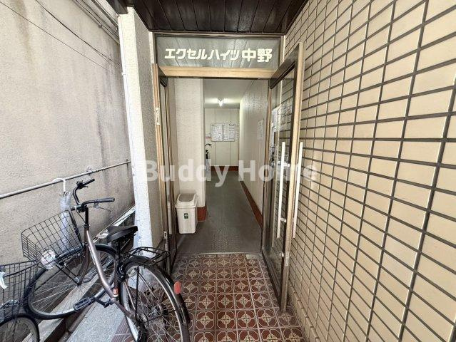エクセルハイツ中野のエントランス