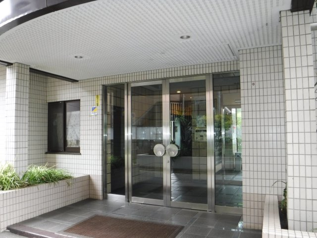 朝日多摩川プラザのエントランス
