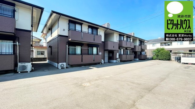 ハイカムール田中　B棟の外観